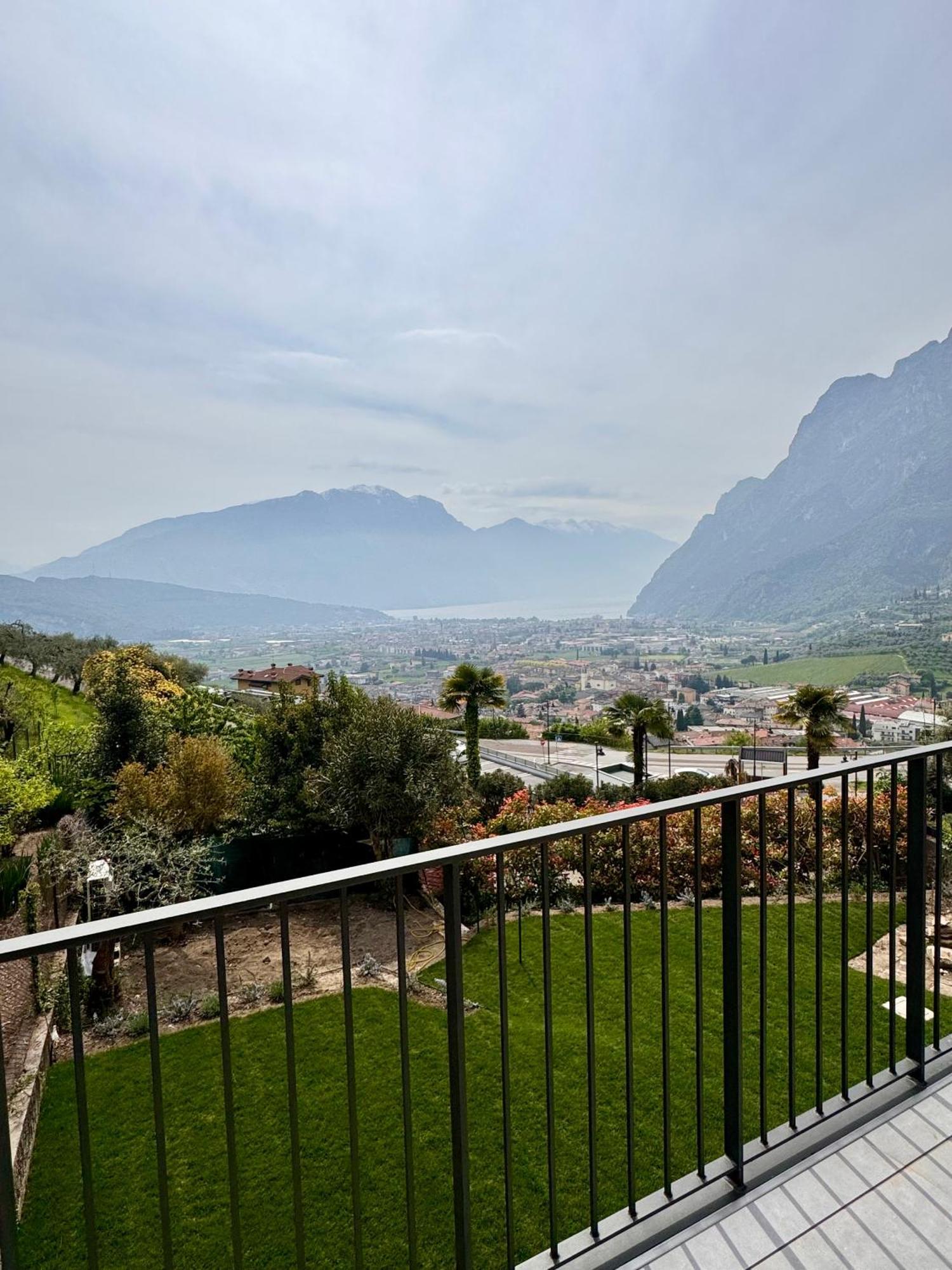 Apartamento Eco Garda Hill Tenno Exterior foto